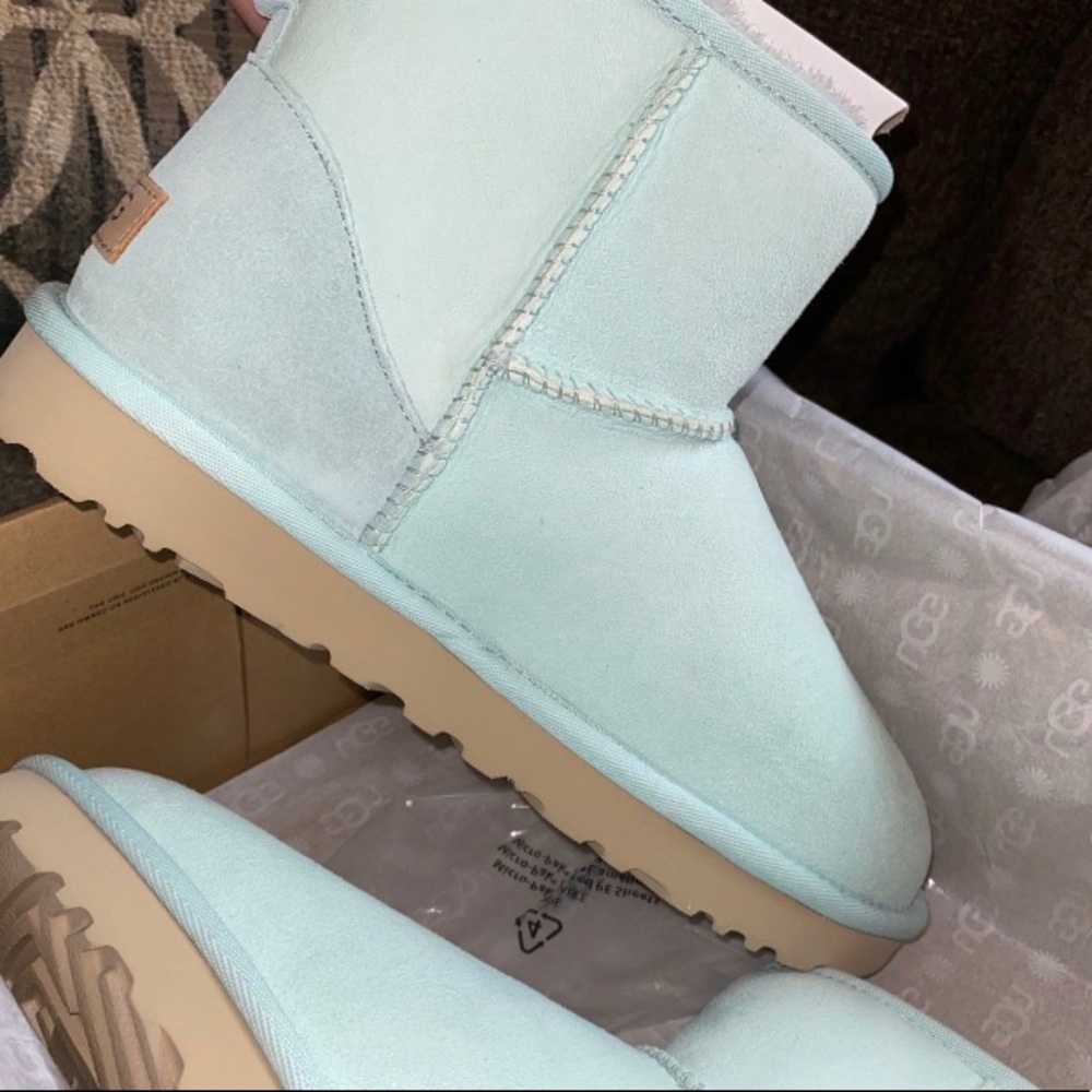 SIZE NINE UGGS/NEW WITH BOX